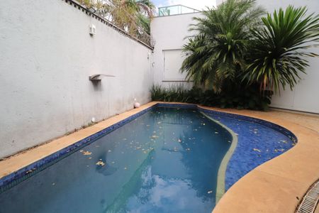 Casa para alugar com 490m², 4 quartos e 4 vagasPiscina