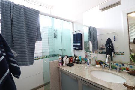 Casa para alugar com 490m², 4 quartos e 4 vagasBanheiro do Quarto 2