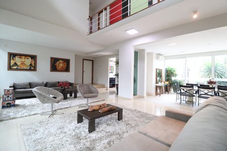 Casa para alugar com 490m², 4 quartos e 4 vagasSala