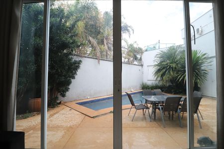 Casa para alugar com 490m², 4 quartos e 4 vagasSala de TV