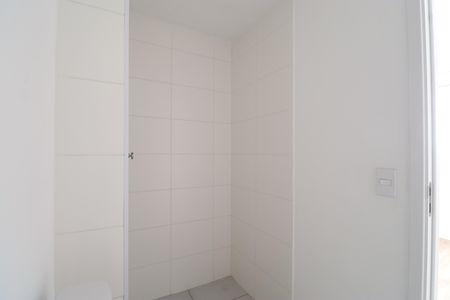 Banheiro de apartamento à venda com 1 quarto, 26m² em Barra Funda, São Paulo