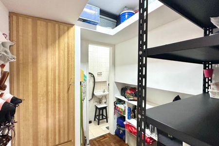 Apartamento à venda com 124m², 3 quartos e 1 vaga Apartamento à venda com 124m², 3 quartos e 1 vagaQuarto de Serviço