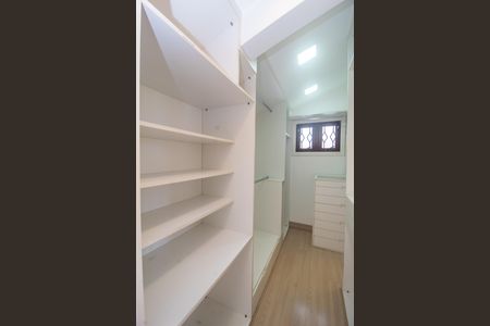 Casa à venda com 297m², 4 quartos e sem vagaCloset