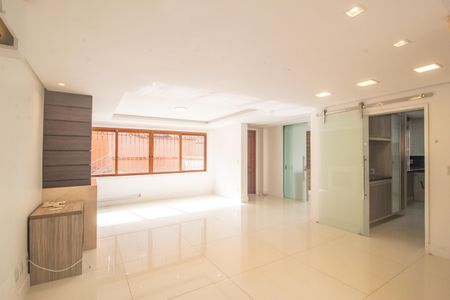 Casa à venda com 297m², 4 quartos e sem vagaSala