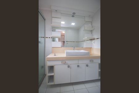 Casa à venda com 297m², 4 quartos e sem vagaBanheiro da Suíte