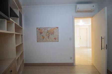 Casa à venda com 297m², 4 quartos e sem vagaQuarto