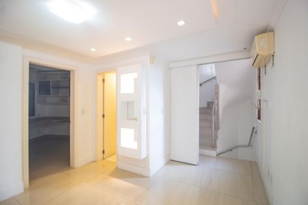 Casa à venda com 297m², 4 quartos e sem vagaCorredor