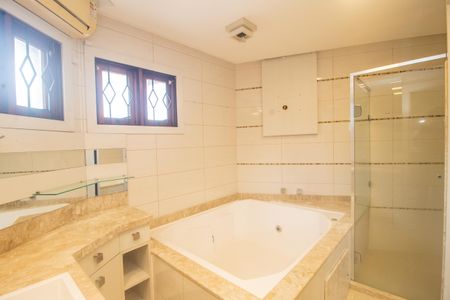 Casa à venda com 297m², 4 quartos e sem vagaBanheiro suíte 2