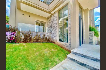 Casa à venda com 447m², 4 quartos e 6 vagas