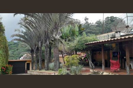 Casa à venda com 192m², 2 quartos e 6 vagas