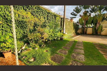 Casa à venda com 102m², 3 quartos e 2 vagas