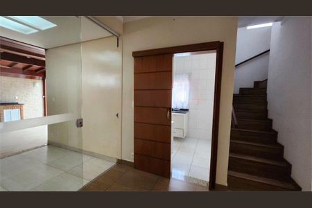 Casa à venda com 102m², 3 quartos e 2 vagas