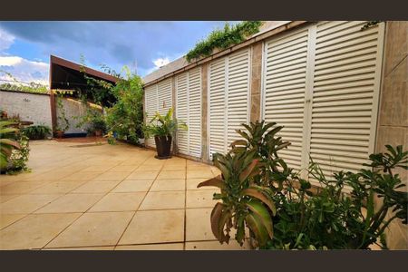 Casa à venda com 102m², 3 quartos e 2 vagas