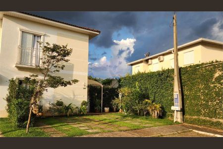 Casa à venda com 102m², 3 quartos e 2 vagas