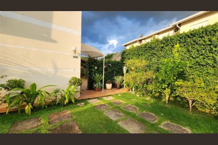 Casa à venda com 102m², 3 quartos e 2 vagas