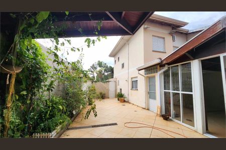 Casa à venda com 102m², 3 quartos e 2 vagas