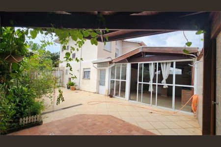 Casa à venda com 102m², 3 quartos e 2 vagas