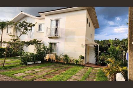 Casa à venda com 102m², 3 quartos e 2 vagas