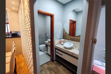 Casa à venda com 180m², 3 quartos e 2 vagas