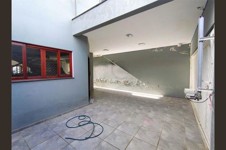 Casa à venda com 180m², 3 quartos e 2 vagas