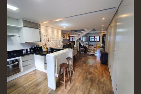 Casa à venda com 180m², 3 quartos e 2 vagas