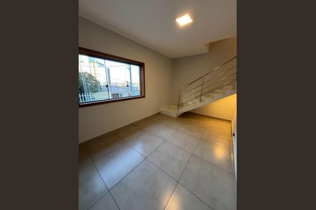 Casa à venda com 340m², 5 quartos e 4 vagasSala