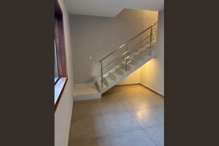 Casa à venda com 340m², 5 quartos e 4 vagasSala
