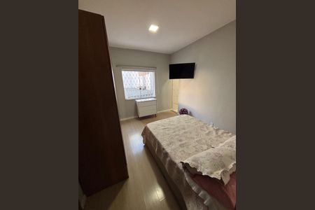 Casa à venda com 340m², 5 quartos e 4 vagas Casa à venda com 340m², 5 quartos e 4 vagasQuarto