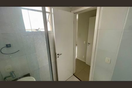 Apartamento à venda com 57m², 3 quartos e 1 vaga Apartamento à venda com 57m², 3 quartos e 1 vagaBanheiro 1
