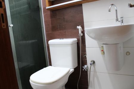 Apartamento para alugar com 60m², 2 quartos e sem vagaBanheiro