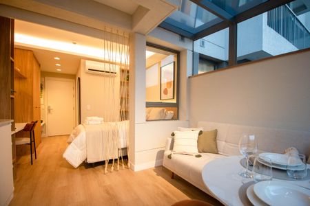 Apartamento à venda com 31m², 1 quarto e sem vaga Apartamento à venda com 31m², 1 quarto e sem vagaVaranda do Studio