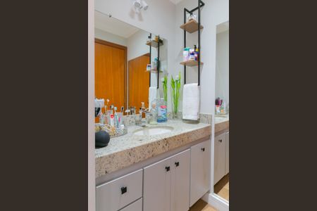 Apartamento à venda com 110m², 2 quartos e 2 vagasBanheiro/Suite