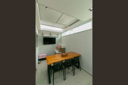 Apartamento à venda com 110m², 2 quartos e 2 vagasCozinha