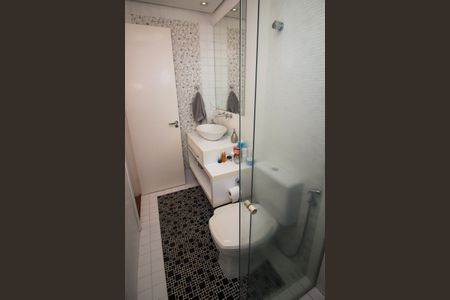 Apartamento à venda com 74m², 2 quartos e 2 vagasBanheiro da Suíte