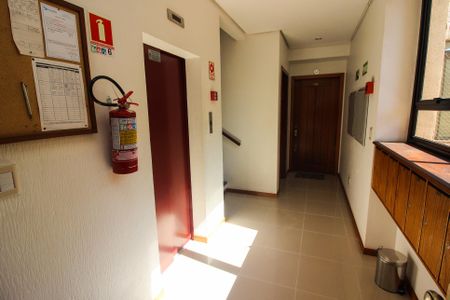 Apartamento à venda com 74m², 2 quartos e 2 vagasHall de entrada