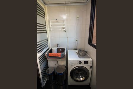 Apartamento à venda com 74m², 2 quartos e 2 vagasÁrea de Serviço