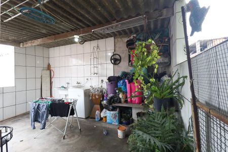 Casa à venda com 150m², 6 quartos e sem vaga Casa à venda com 150m², 6 quartos e sem vagaÁrea de serviço casa 2