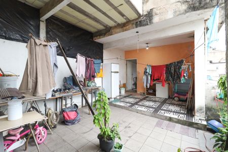 Casa à venda com 150m², 6 quartos e sem vaga Casa à venda com 150m², 6 quartos e sem vagaÁrea de serviço / Quintal casa 1