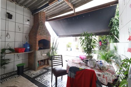 Casa à venda com 150m², 6 quartos e sem vaga Casa à venda com 150m², 6 quartos e sem vagaQuintal casa 2