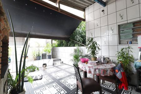Casa à venda com 150m², 6 quartos e sem vaga Casa à venda com 150m², 6 quartos e sem vagaQuintal casa 2
