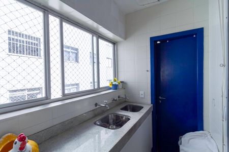 Apartamento à venda com 160m², 4 quartos e 2 vagas Apartamento à venda com 160m², 4 quartos e 2 vagasÁrea de serviço