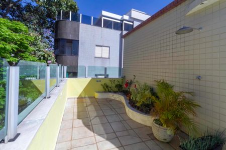 Apartamento à venda com 160m², 4 quartos e 2 vagas Apartamento à venda com 160m², 4 quartos e 2 vagasCobertura