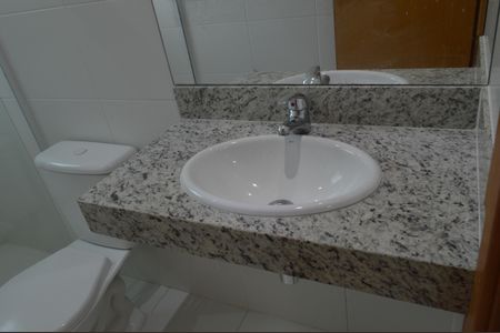 Casa de condomínio à venda com 188m², 4 quartos e 3 vagas Casa de condomínio à venda com 188m², 4 quartos e 3 vagasBanheiro da Suíte 1