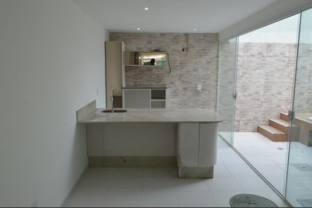 Casa de condomínio à venda com 188m², 4 quartos e 3 vagas Casa de condomínio à venda com 188m², 4 quartos e 3 vagasÁrea Gourmet