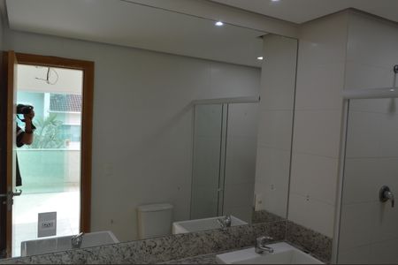 Casa de condomínio à venda com 188m², 4 quartos e 3 vagas Casa de condomínio à venda com 188m², 4 quartos e 3 vagasBanheiro da Suíte 4