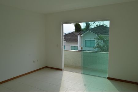 Casa de condomínio à venda com 188m², 4 quartos e 3 vagas Casa de condomínio à venda com 188m², 4 quartos e 3 vagasSuíte 4