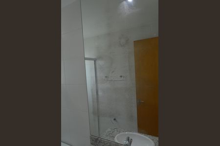 Casa de condomínio à venda com 188m², 4 quartos e 3 vagas Casa de condomínio à venda com 188m², 4 quartos e 3 vagasBanheiro da Suíte 1