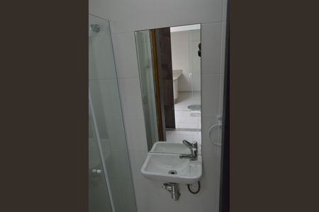 Casa de condomínio à venda com 188m², 4 quartos e 3 vagas Casa de condomínio à venda com 188m², 4 quartos e 3 vagasBanheiro de Serviço