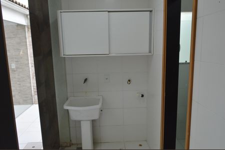 Casa de condomínio à venda com 188m², 4 quartos e 3 vagas Casa de condomínio à venda com 188m², 4 quartos e 3 vagasÁrea de Serviço