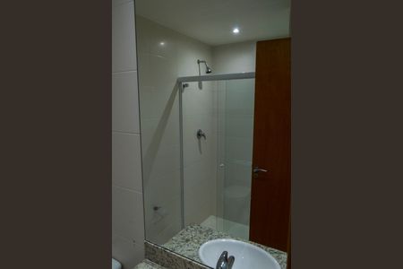 Casa de condomínio à venda com 188m², 4 quartos e 3 vagas Casa de condomínio à venda com 188m², 4 quartos e 3 vagasBanheiro da Suíte 2